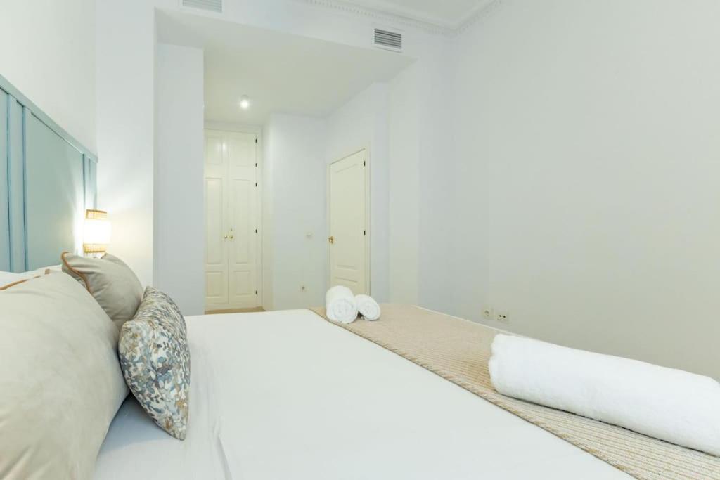 Imperial Central Suite By Valcambre Sevilla Bagian luar foto