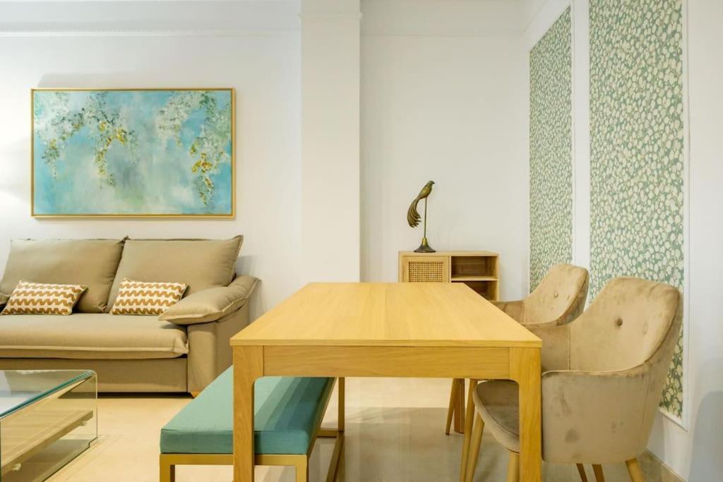 Imperial Central Suite By Valcambre Sevilla Bagian luar foto