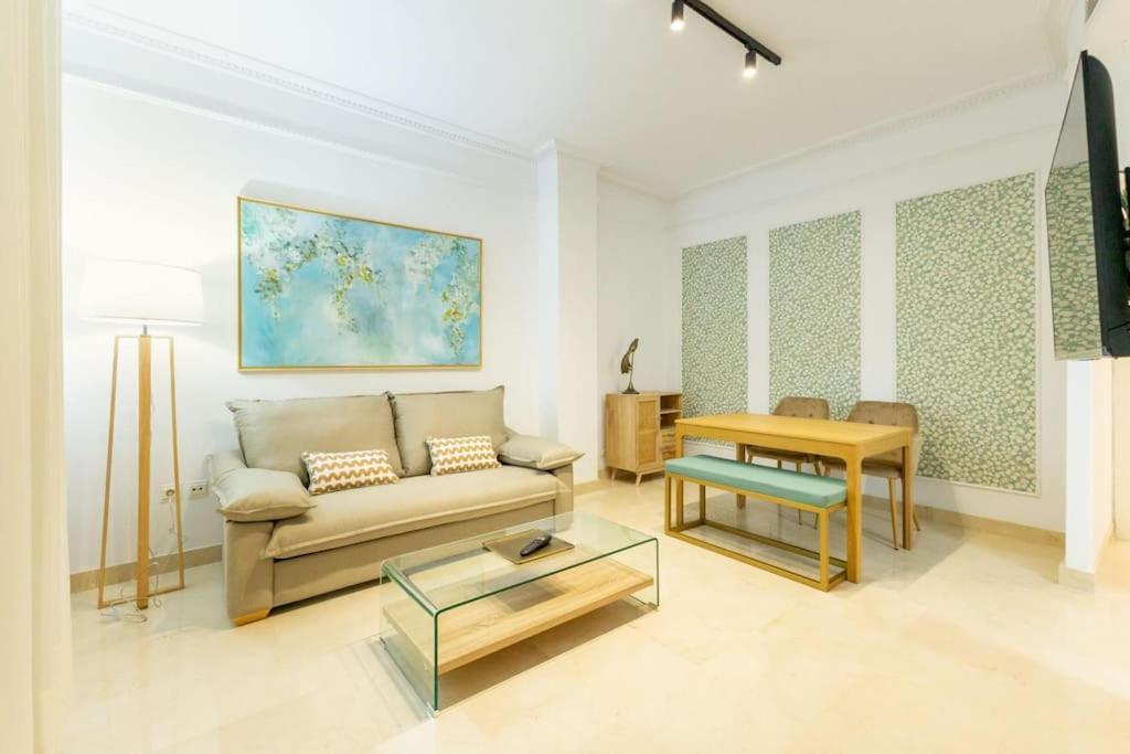 Imperial Central Suite By Valcambre Sevilla Bagian luar foto