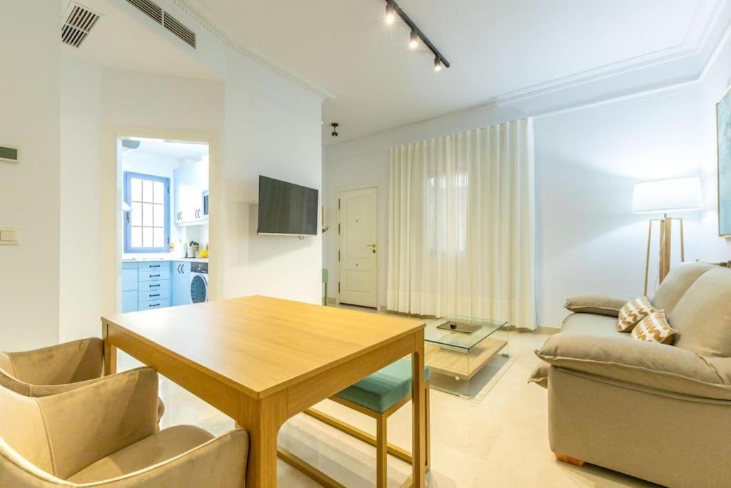 Imperial Central Suite By Valcambre Sevilla Bagian luar foto