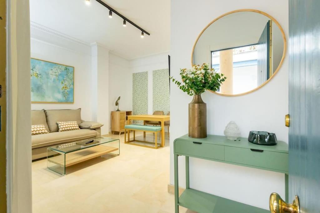 Imperial Central Suite By Valcambre Sevilla Bagian luar foto